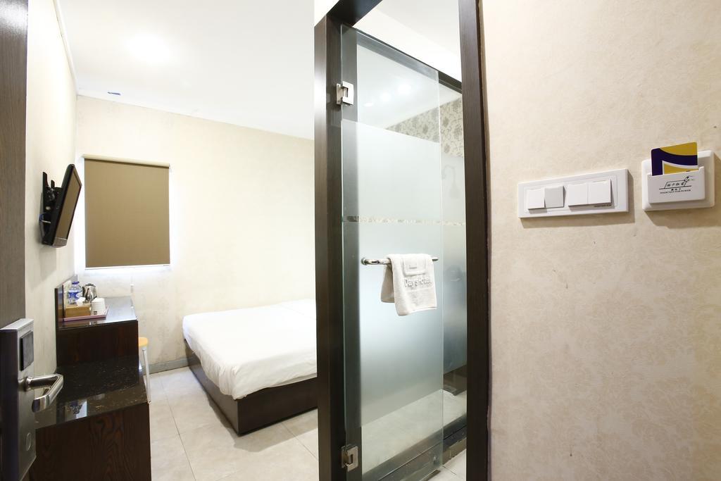 Hotel Reddoorz @ Gajah Mada à Jakarta Extérieur photo