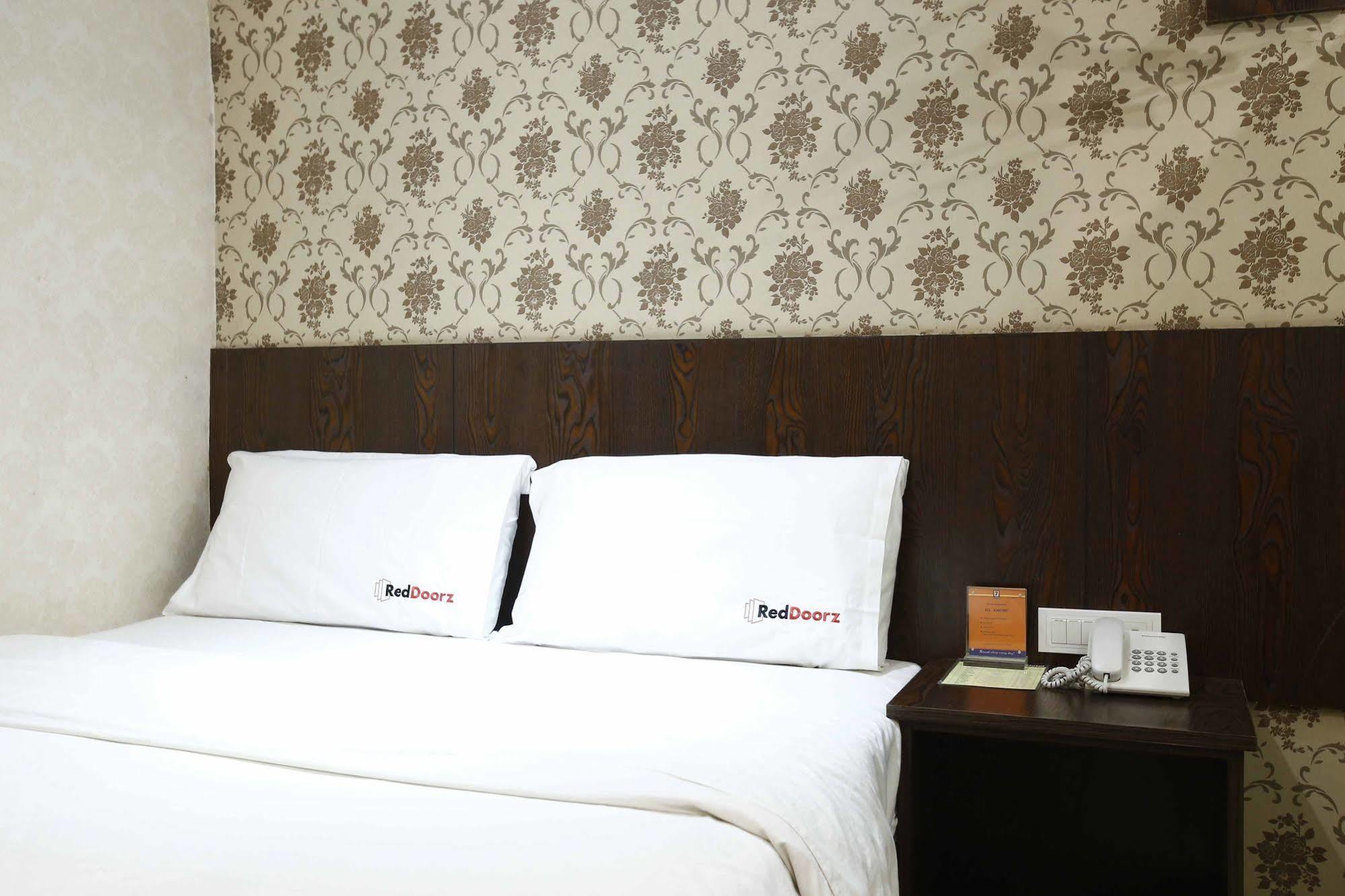 Hotel Reddoorz @ Gajah Mada à Jakarta Extérieur photo